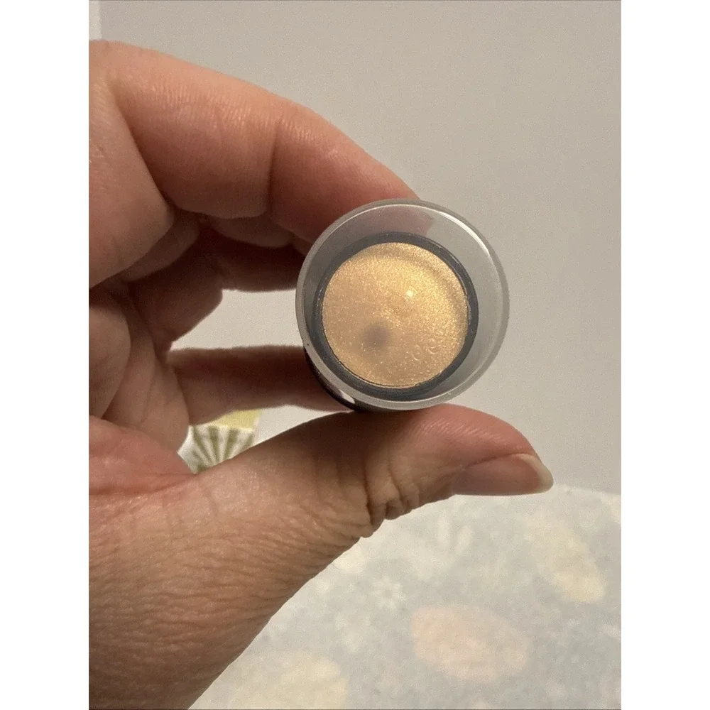 Mary Kay Glowing Finish Illuminating Stick Gold / OR 092076 Limited Edition 6H21